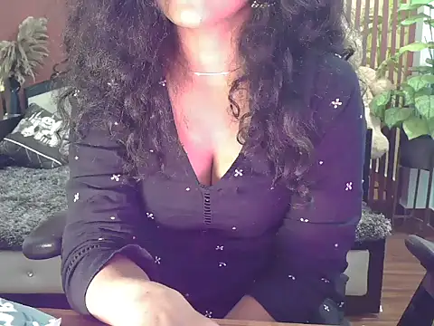 shaalu sharma online show from 12-18-25, 06:56