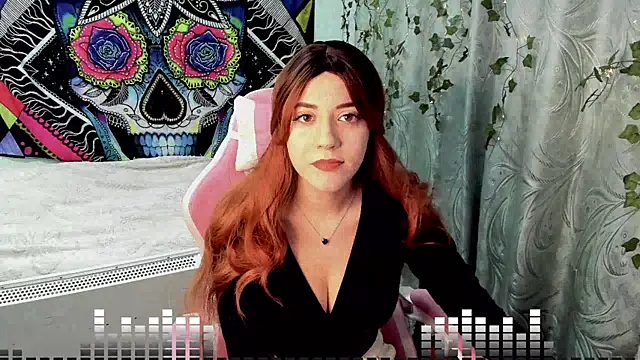 mona fly online show from 10-12-25, 03:13