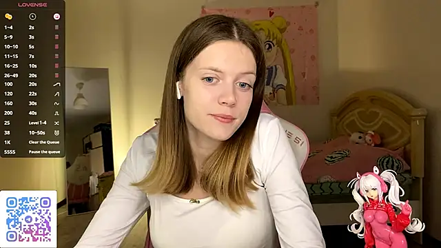 VibeQueenLucy online show from 10-14-25, 04:29