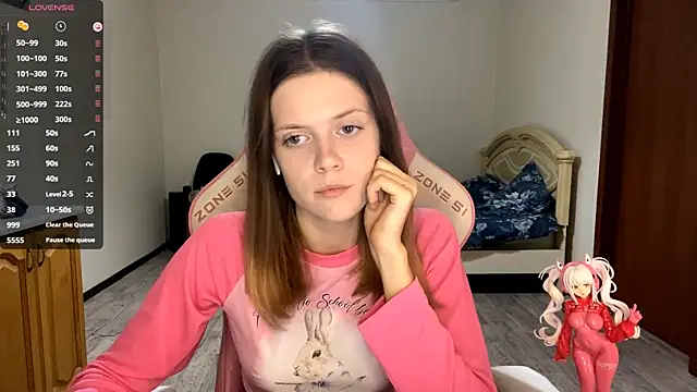 VibeQueenLucy online show from 09-22-25, 03:07