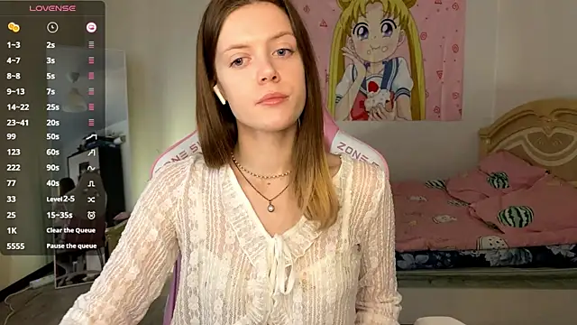 VibeQueenLucy online show from 11-20-25, 11:00