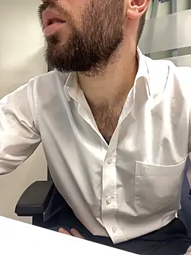 Snapshot of speddy34 chatting on 11-20-25, 07:42 speddy34 online show from 11-20-25, 07:42