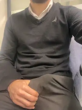 Snapshot of speddy34 chatting on 12-15-25, 06:52 speddy34 online show from 12-15-25, 06:52