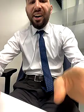 Snapshot of speddy34 chatting on 11-13-25, 06:39 speddy34 online show from 11-13-25, 06:39