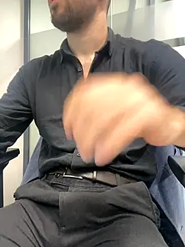 Snapshot of speddy34 chatting on 12-05-25, 07:07 speddy34 online show from 12-05-25, 07:07