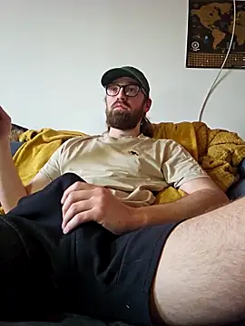 Snapshot of Loopertz chatting on 11-08-25, 08:29 Loopertz online show from 11-08-25, 08:29