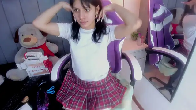 Snapshot of Miyu_Komori chatting on 06-03-26, 07:51 Miyu Komori online show from 06-03-26, 07:51