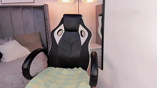 Miyu Komori online show from 02-27-26, 01:00