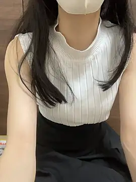 Snapshot of yayoi_jp chatting on 06-27-26, 03:51 yayoi jp online show from 06-27-26, 03:51