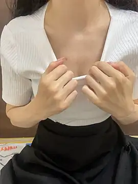 Snapshot of yayoi_jp chatting on 05-21-26, 02:58 yayoi jp online show from 05-21-26, 02:58