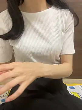 Snapshot of yayoi_jp chatting on 05-15-26, 04:27 yayoi jp online show from 05-15-26, 04:27
