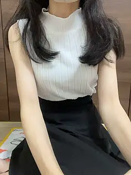 Snapshot of yayoi_jp chatting on 06-24-26, 04:38 yayoi jp online show from 06-24-26, 04:38