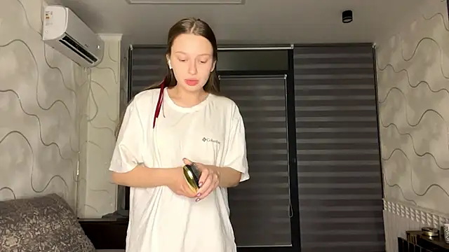 CharlynDini online show from 11-30-25, 03:46