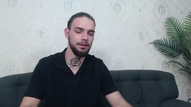 Snapshot of DanyelCarter chatting on 10-06-25, 06:19 DanyelCarter online show from 10-06-25, 06:19