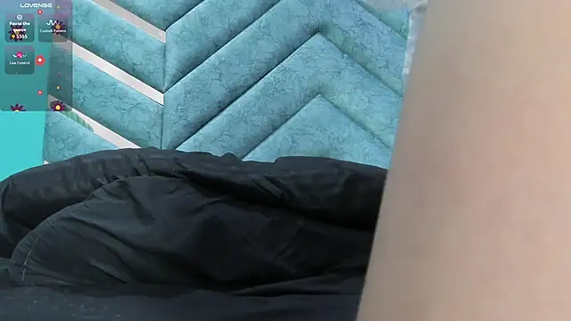 AngelineJolie online show from 01-06-26, 11:03