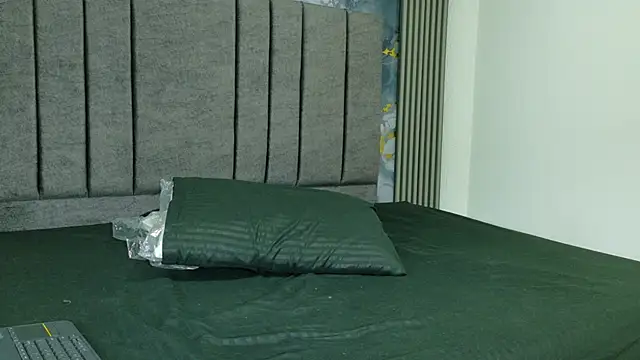 AngelineJolie online show from 09-30-25, 07:09