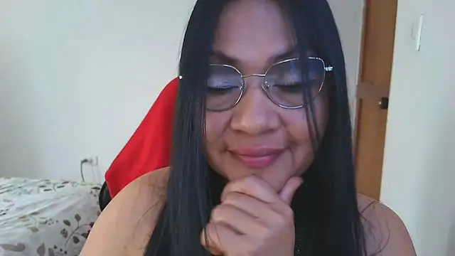 Snapshot of LissafeetHott chatting on 05-26-26, 03:54 LissafeetHott online show from 05-26-26, 03:54