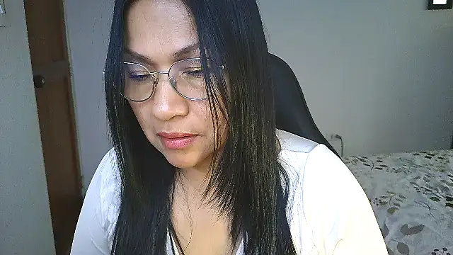 Snapshot of LissafeetHott chatting on 05-19-26, 10:50 LissafeetHott online show from 05-19-26, 10:50