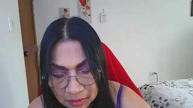 Snapshot of LissafeetHott chatting on 04-23-26, 12:29 LissafeetHott online show from 04-23-26, 12:29