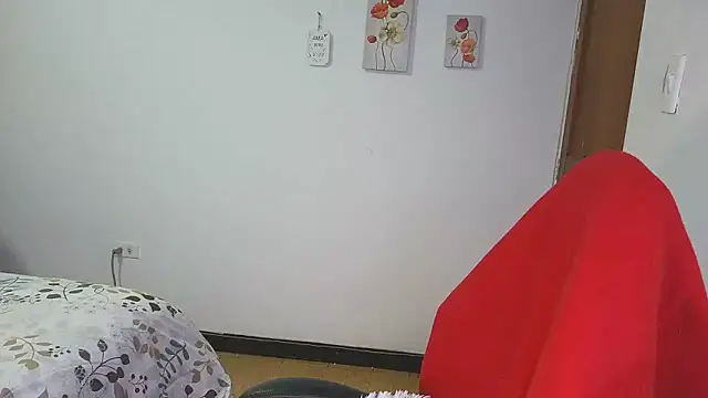Snapshot of LissafeetHott chatting on 05-27-26, 11:23 LissafeetHott online show from 05-27-26, 11:23