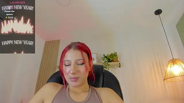 Cristalfoxy  online show from 01-08-26, 07:53