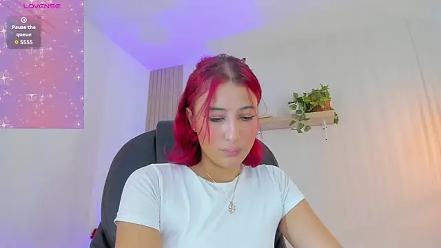 Cristalfoxy  online show from 01-12-26, 07:53