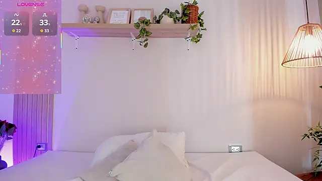 Cristalfoxy  online show from 01-14-26, 07:17