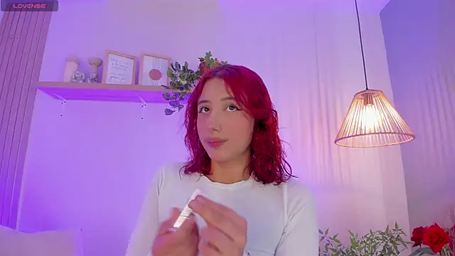 Cristalfoxy  online show from 12-20-25, 07:28