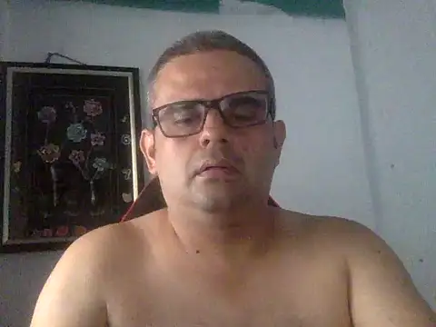 Snapshot of Katracho6969 chatting on 05-06-26, 05:28 Katracho6969 online show from 05-06-26, 05:28