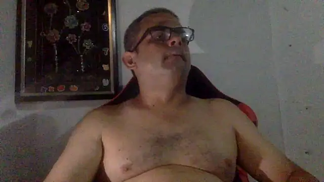 Snapshot of Katracho6969 chatting on 05-19-26, 01:10 Katracho6969 online show from 05-19-26, 01:10