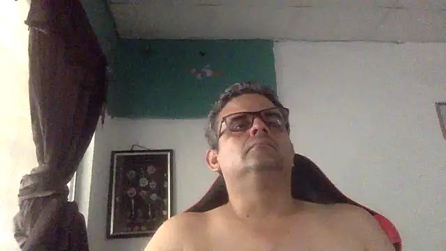 Snapshot of Katracho6969 chatting on 04-25-26, 06:27 Katracho6969 online show from 04-25-26, 06:27
