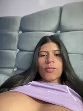 Snapshot of Elahia__marquez chatting on 09-22-25, 06:19 Elahia marquez online show from 09-22-25, 06:19