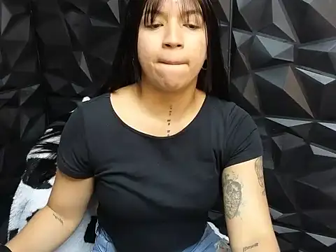 lil charme online show from 10-07-25, 05:14