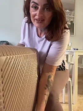 Snapshot of IrishmilfAnna chatting on 09-21-25, 04:56 IrishmilfAnna online show from 09-21-25, 04:56