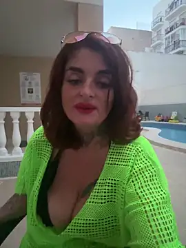 Snapshot of IrishmilfAnna chatting on 09-23-25, 06:15 IrishmilfAnna online show from 09-23-25, 06:15
