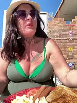 Snapshot of IrishmilfAnna chatting on 05-18-26, 09:03 IrishmilfAnna online show from 05-18-26, 09:03
