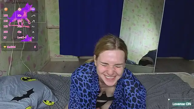 Snapshot of HelenMartines chatting on 07-11-26, 06:41 HelenMartines online show from 07-11-26, 06:41