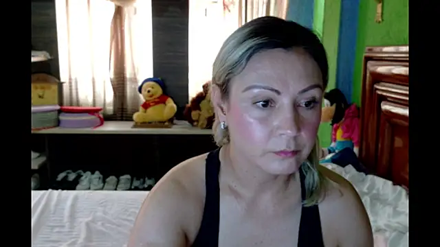 Snapshot of _Charlize_theron_ chatting on 05-05-26, 07:39 Charlize theron online show from 05-05-26, 07:39