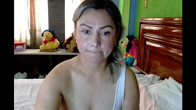 Snapshot of _Charlize_theron_ chatting on 06-10-26, 04:08 Charlize theron online show from 06-10-26, 04:08