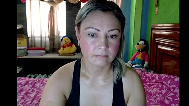 Snapshot of _Charlize_theron_ chatting on 04-18-26, 06:10 Charlize theron online show from 04-18-26, 06:10