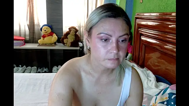 Snapshot of _Charlize_theron_ chatting on 04-24-26, 07:16 Charlize theron online show from 04-24-26, 07:16
