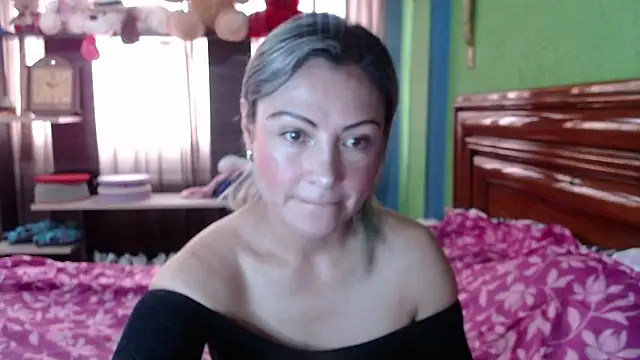  Charlize theron  online show from 10-26-25, 08:31