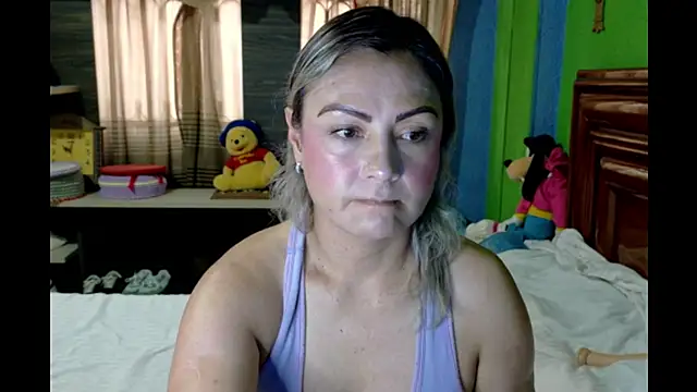 Snapshot of _Charlize_theron_ chatting on 06-08-26, 05:35 Charlize theron online show from 06-08-26, 05:35
