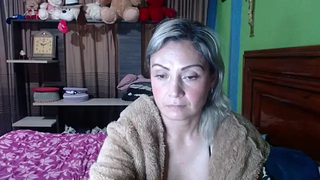 Snapshot of _Charlize_theron_ chatting on 10-03-25, 06:04 Charlize theron online show from 10-03-25, 06:04