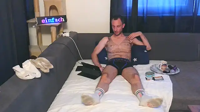 Snapshot of cum2camboys chatting on 05-23-26, 06:40 cum2camboys online show from 05-23-26, 06:40