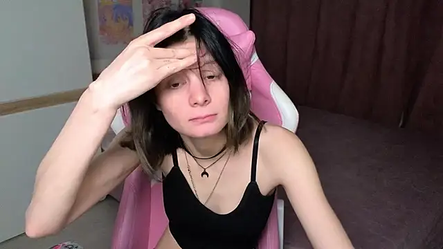 Snapshot of EllinEverly chatting on 03-02-26, 09:22 EllinEverly online show from 03-02-26, 09:22