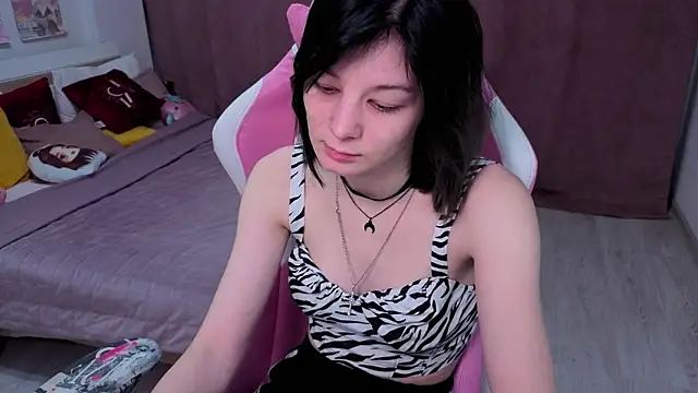 Snapshot of EllinEverly chatting on 02-25-26, 09:58 EllinEverly online show from 02-25-26, 09:58