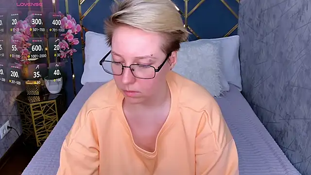 AlexandraGreen online show from 03-02-26, 09:00