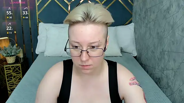 AlexandraGreen online show from 12-21-25, 04:08