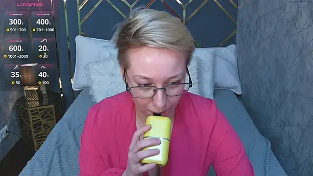 AlexandraGreen online show from 02-08-26, 10:40